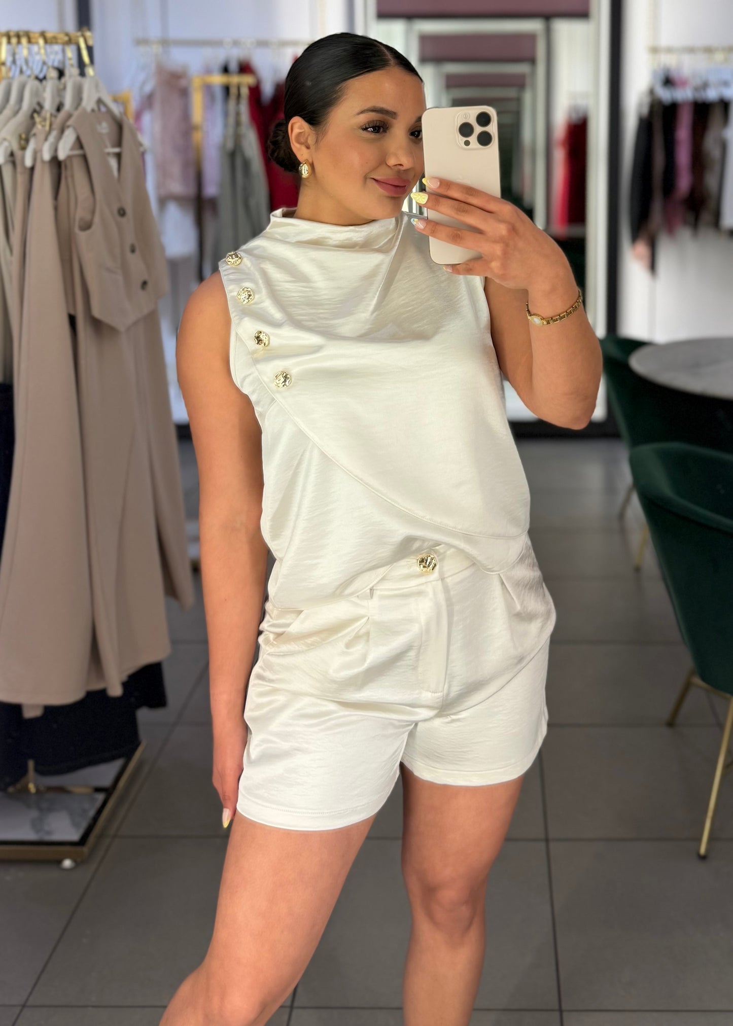 Victoria Set