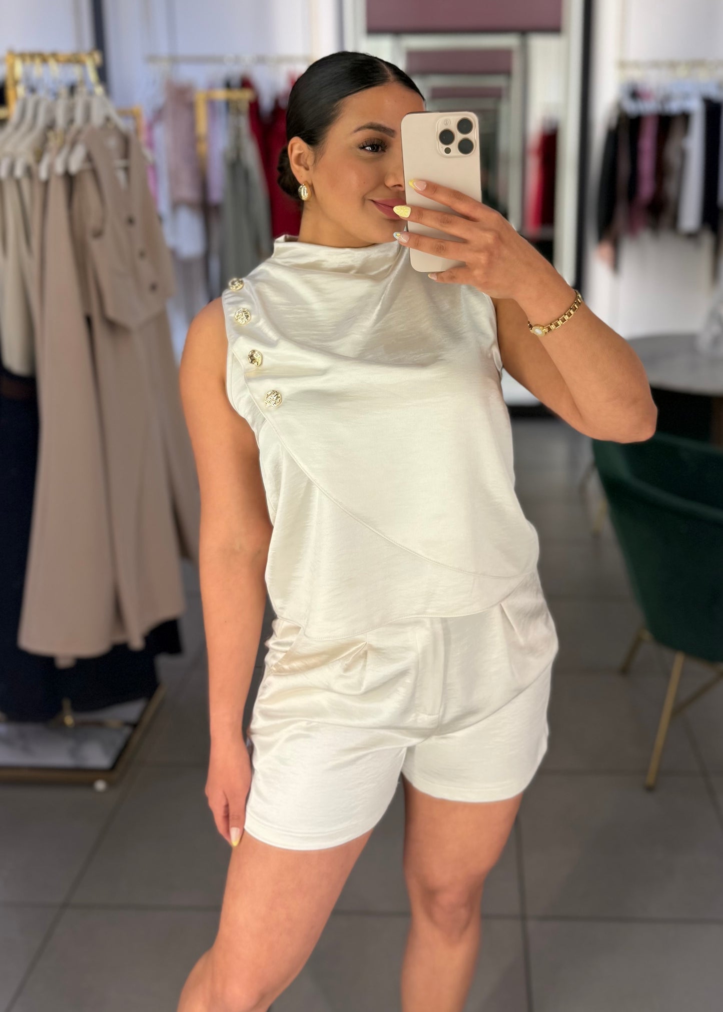Victoria Set