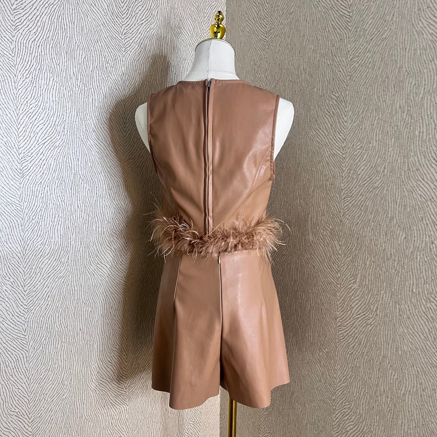 Sara Feather Set-